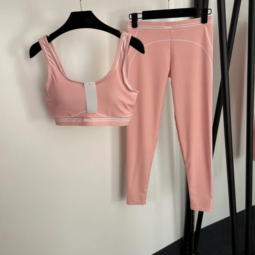 Yoga Fitness Top - Комплект из топа и брюк: дышащий,